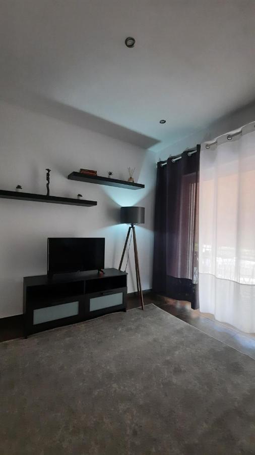 Glyfada Vacation Apt Apartment Athena Bagian luar foto