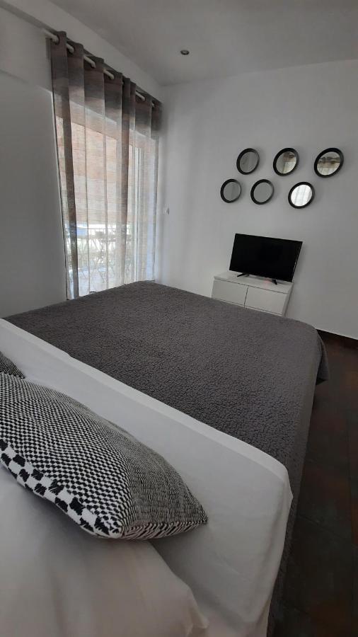 Glyfada Vacation Apt Apartment Athena Bagian luar foto