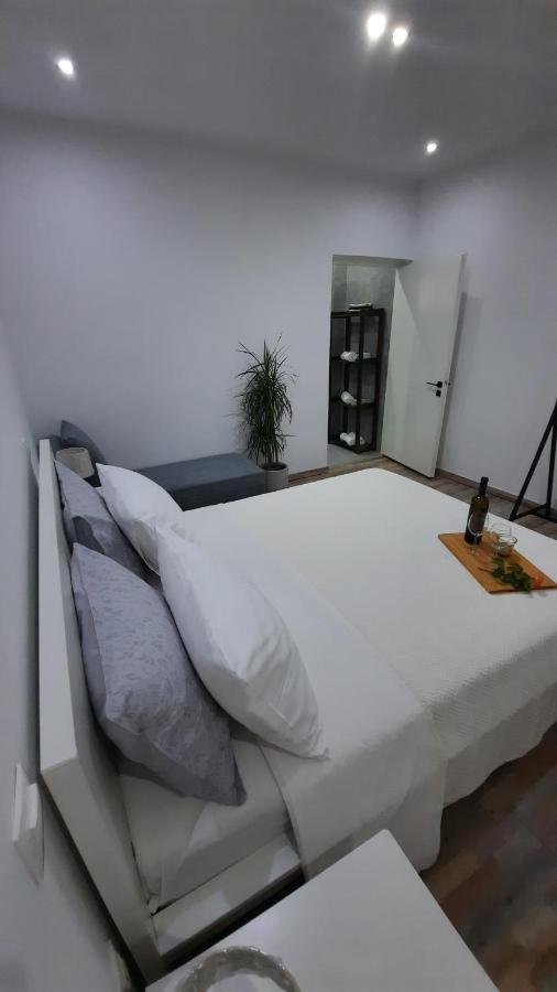 Glyfada Vacation Apt Apartment Athena Bagian luar foto